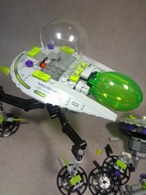 Lego Alien Conquest 7051 Tripod Invader  And Part Of 7051 Incomplete w/manual🔥