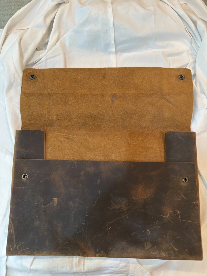 Estojo portfólio ColsenKeane - Imagem 4 de 4