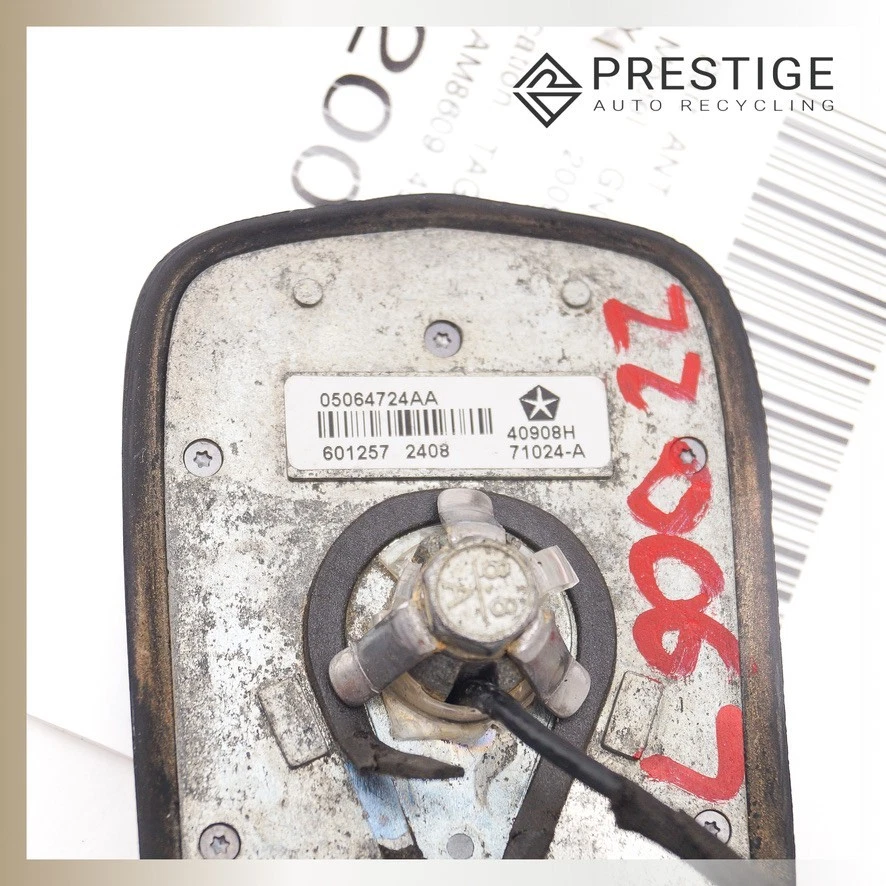 Jeep Grand Cherokee 2005-2012 antena radio satélite montada en el techo 5064724AA Foto 4 de 4