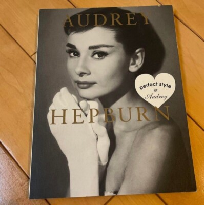 Audrey Hepburn Photo Book Hollywood Daily Fashion style with