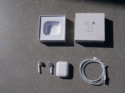 Apple Airpods 2nd generation - WITH BOX, CHARGING CASE AND CABLE - GOOD CONDITIO