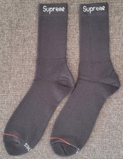 Supreme Hanes Crew Socks - Socken Strümpfe - Ein Paar - Größe 6-12 (One Size)