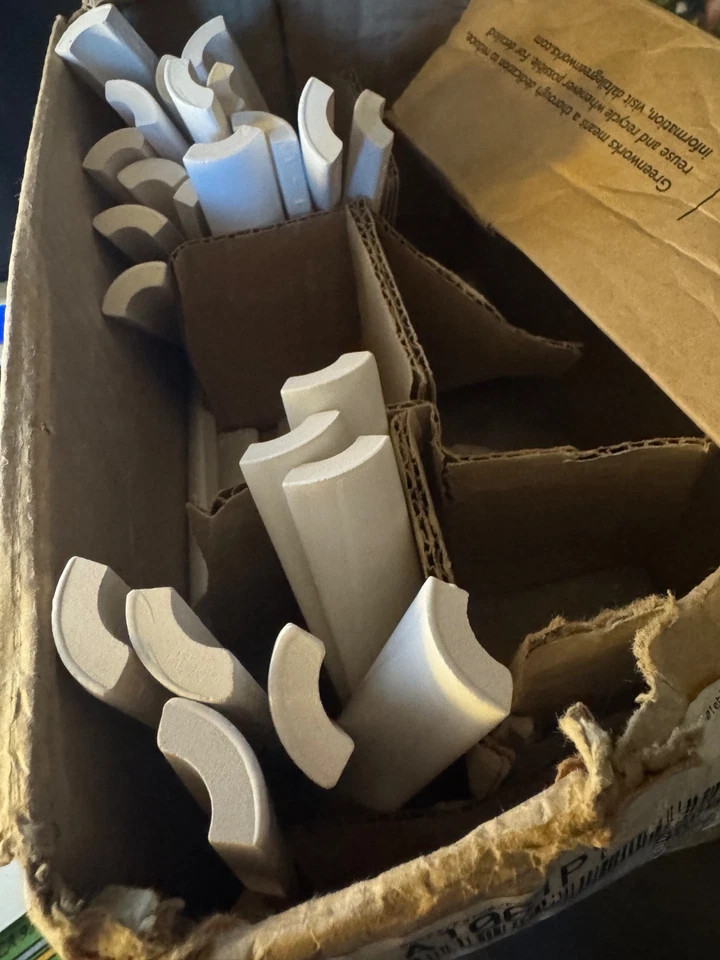 Discontinued daltile 190 (color) A1061P1  (shape) ceramic q-rounds semi-gloss 24 - Image 2 of 3