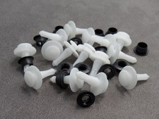 20 St Zierleisten Leisten Schweller Clips Tülle für VW Golf Jetta Passat T4 T5