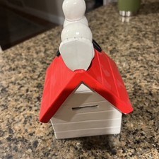 Vintage Peanuts Snoopy Dog House Coin Piggy Bank 1970 Made In Japan