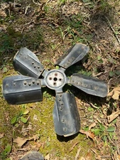 1976 1977 Ford Mustang LTD 400? 302? V8 engine motor radiator cooling fan 18.5"