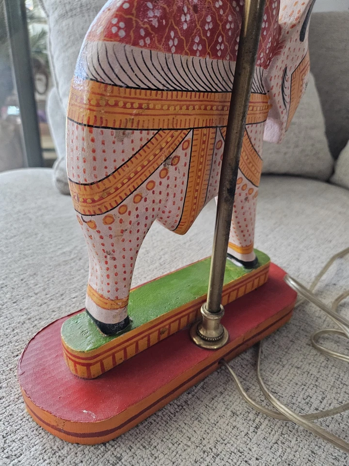 Antigua estatuilla india pintada a mano Nandi tallada de vaca lámpara popular rústica Foto 4 de 4