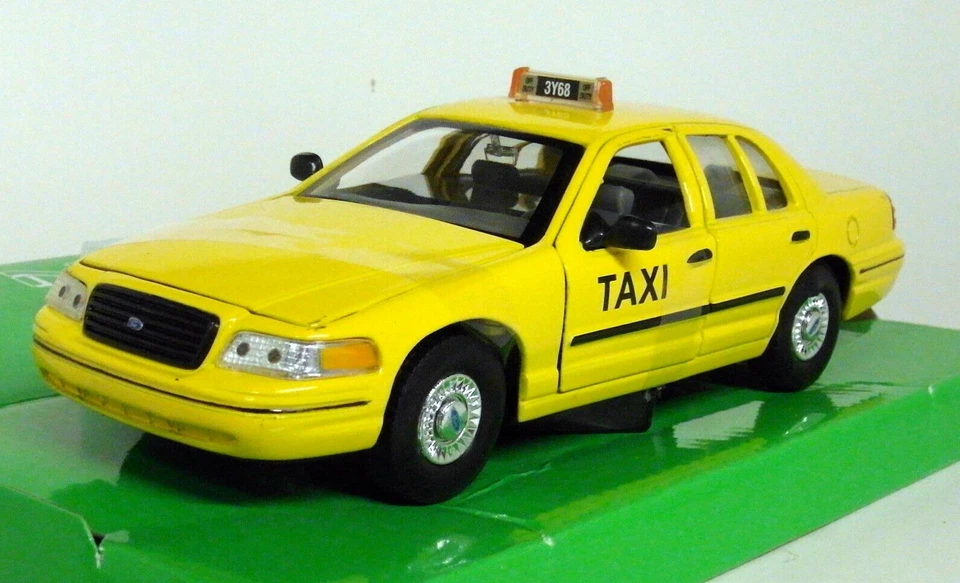 Nex Models 1/24-27 Scale - 1999 Ford Crown Victoria Taxi Diecast model car - Image 3 of 4