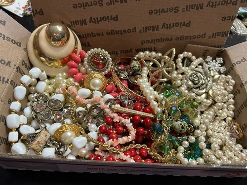 Vintage & Modern Costume Jewelry Lot ~Some Signed ~Small Priority Box #1341