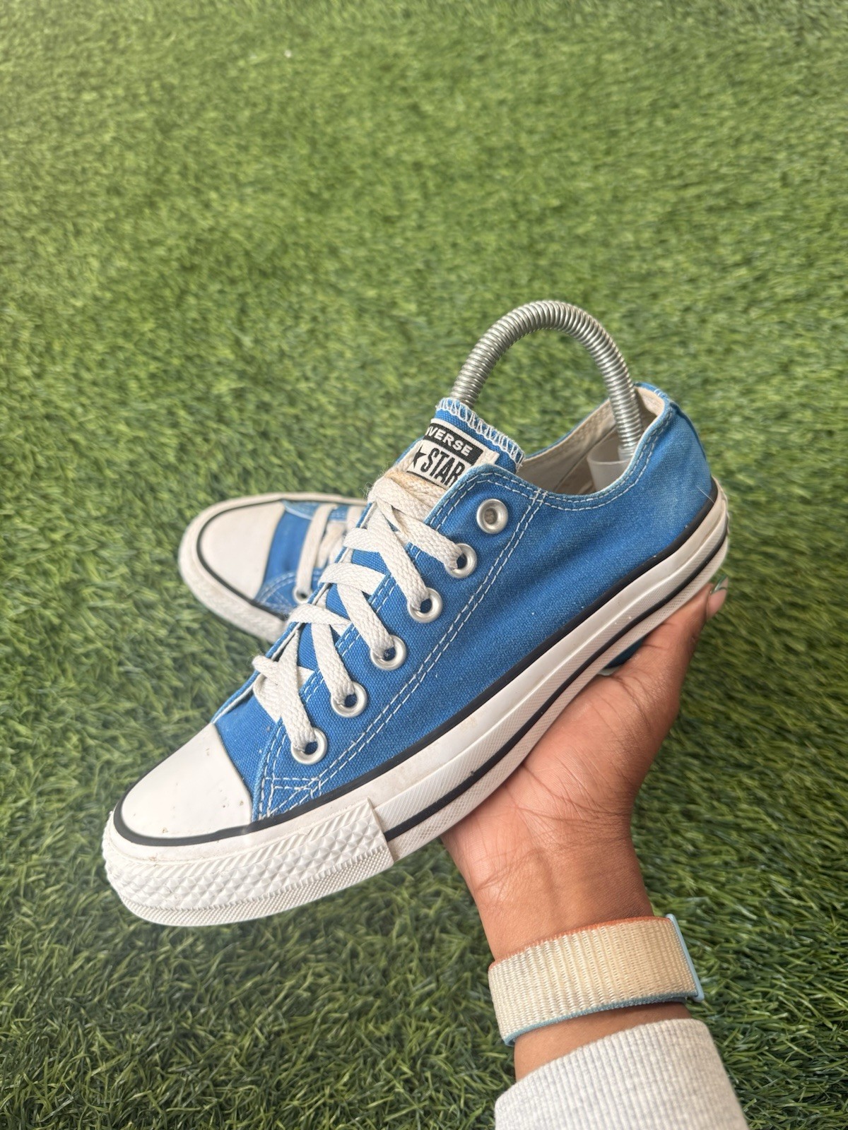 Converse Chuck Taylor All Star Low Top Blue Canvas Sneakers Size 7 Womens thumbnail 2