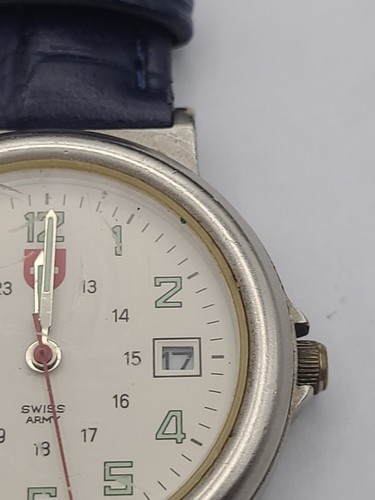 Mens Swiss Army Watch Cream Dial New Battery Working - Picture 3 of 16