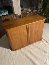 SOLID TEAK WOOD CD CONSOLE W/ ROLLING DOORS/HOLDS 70 CDs BEAUTIFUL! MINT A+ COND