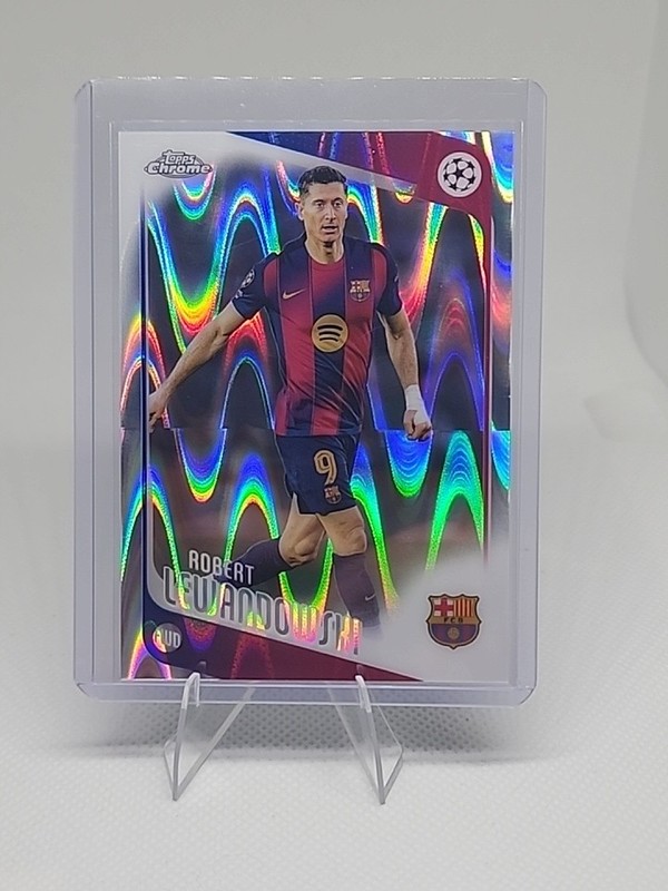 Topps 25-26 Chrome UCC Robert Lewandowski Barcelona Raywave #54