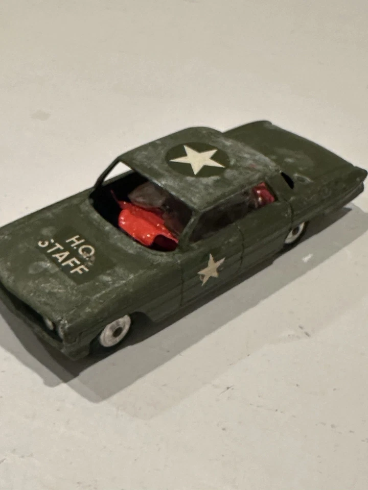 CORGI 358 OLDSMOBILE SUPER 88  STAFF CAR 671 Melted Compartment - Image 2 of 4