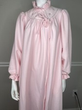 VTG Enchantmates JcPenney Housecoat Robe plush soft pink Women s M snap pockets
