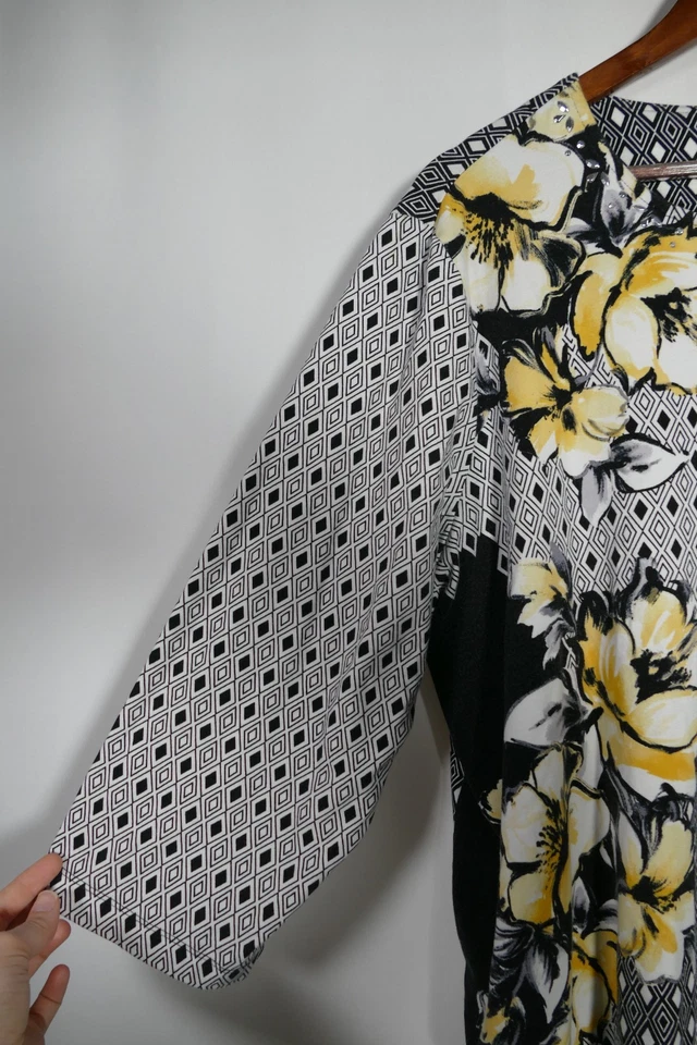 Alfred Dunner Womens Geometric Floral Pullover Top Size 2X Stretch Office Artsy - Image 2 of 4