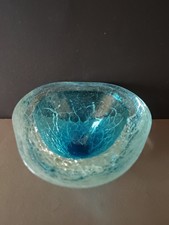 Besondere Art Kristallglasschale/Eisglasoptik/Blau
