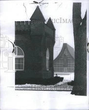 1966 Press Photo College Turret Battlements Art Gallery - RRS73671