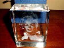 NEW~3D LASER~ART GLASS CRYSTAL~PAPERWEIGHT~BUST OF MARYLIN MONROE~COLLECTABLE~