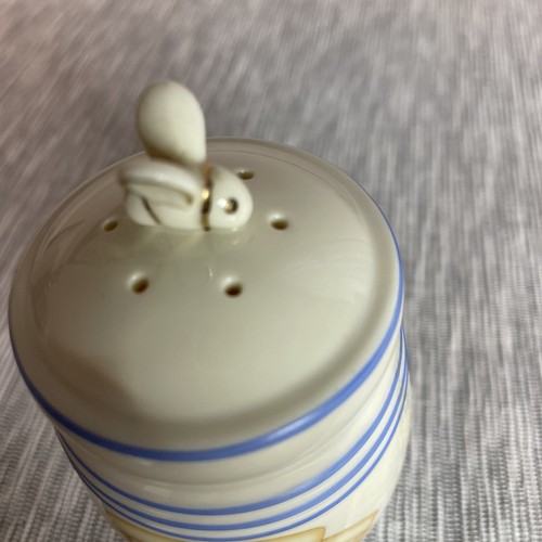 Lenox Disney Winnie The Pooh Salt and Pepper Gardening Honey Pot Shakers - Picture 8 of 10