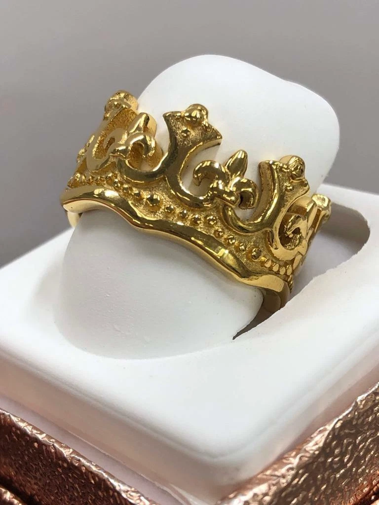 Gold king crown best sale ring