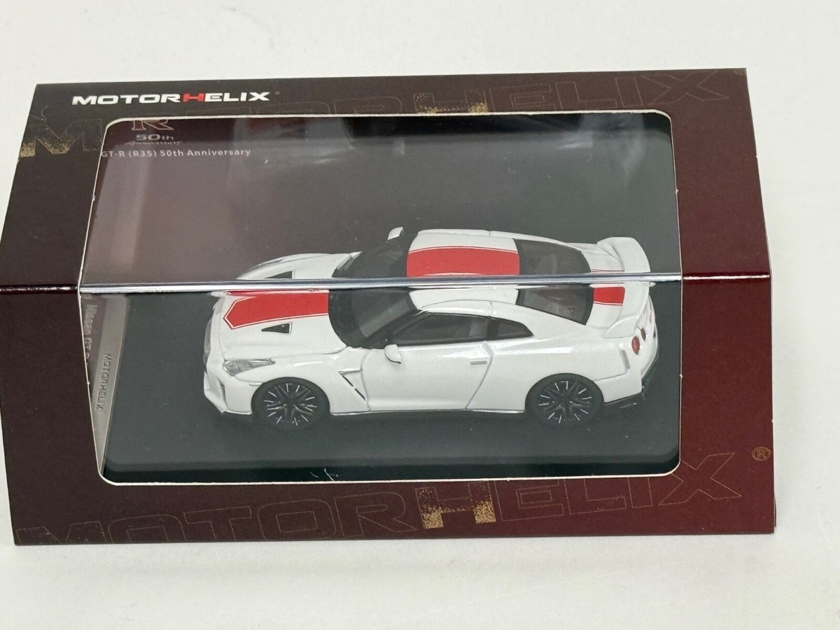 1/64 Motorhelix Nissan Skyline GT-R R35 50th Anniversary Edition