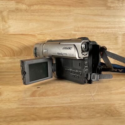 Sony Handycam CCD-TRV57 Black & Silver Handheld 8mm Analog