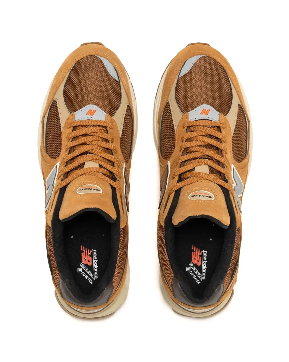 New Balance 2002R Gore-Tex in Tobacco/Incense/True Brown M2002RXG