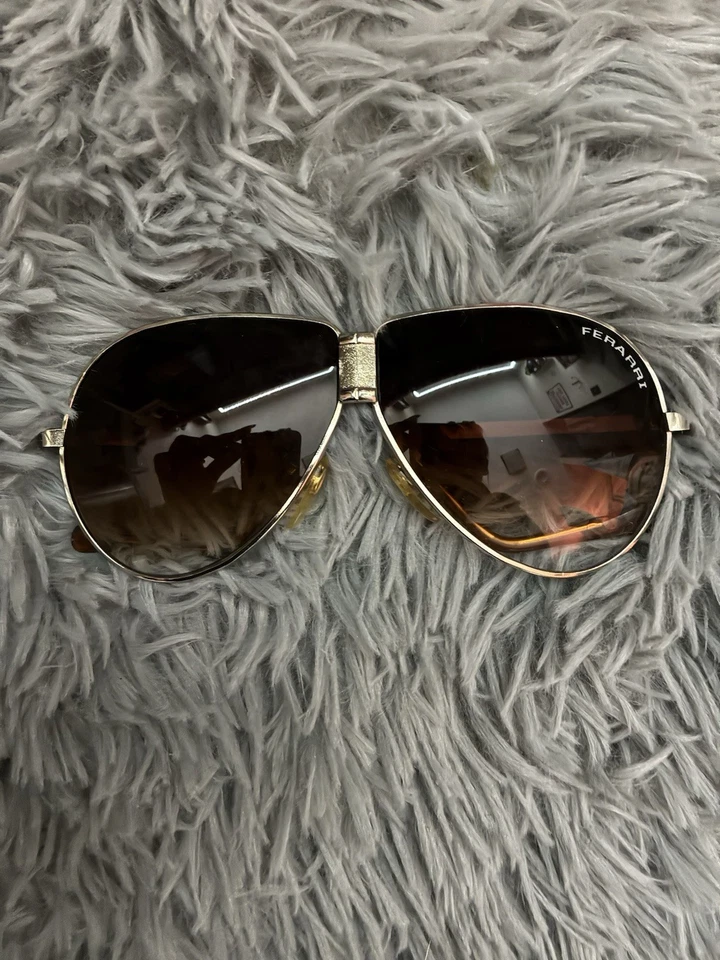 Gafas de sol de aviador plegables Ferrari años 70 vintage con estuche Foto 2 de 4