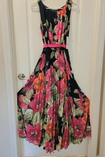 SLEEVLESS LING ELIZA FLOWER DRESS SIZE 8