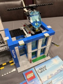 LEGO City Police Station (60047) Complete W/minifigs And Extras Missing 1 Manual
