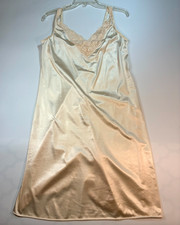 Vintage VANITY FAIR FULL SLIP Ivory Size 36 24" Large NYLON Stretch Lace Liquid