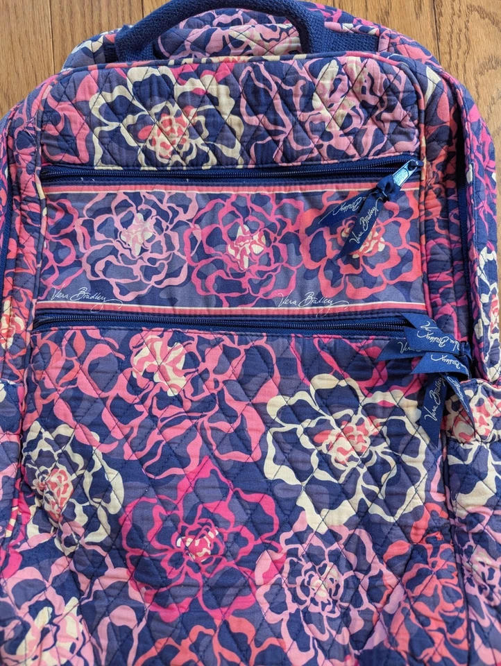 Mochila Campus Vera Bradley Katalina Rosa Púrpura Floral Grande 12x18" Acolchada Foto 2 de 4