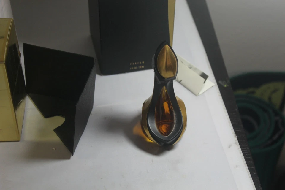 Donna Karan New York Vintage Pure Perfume 1 oz swan bottle 30ml - Image 4 of 4