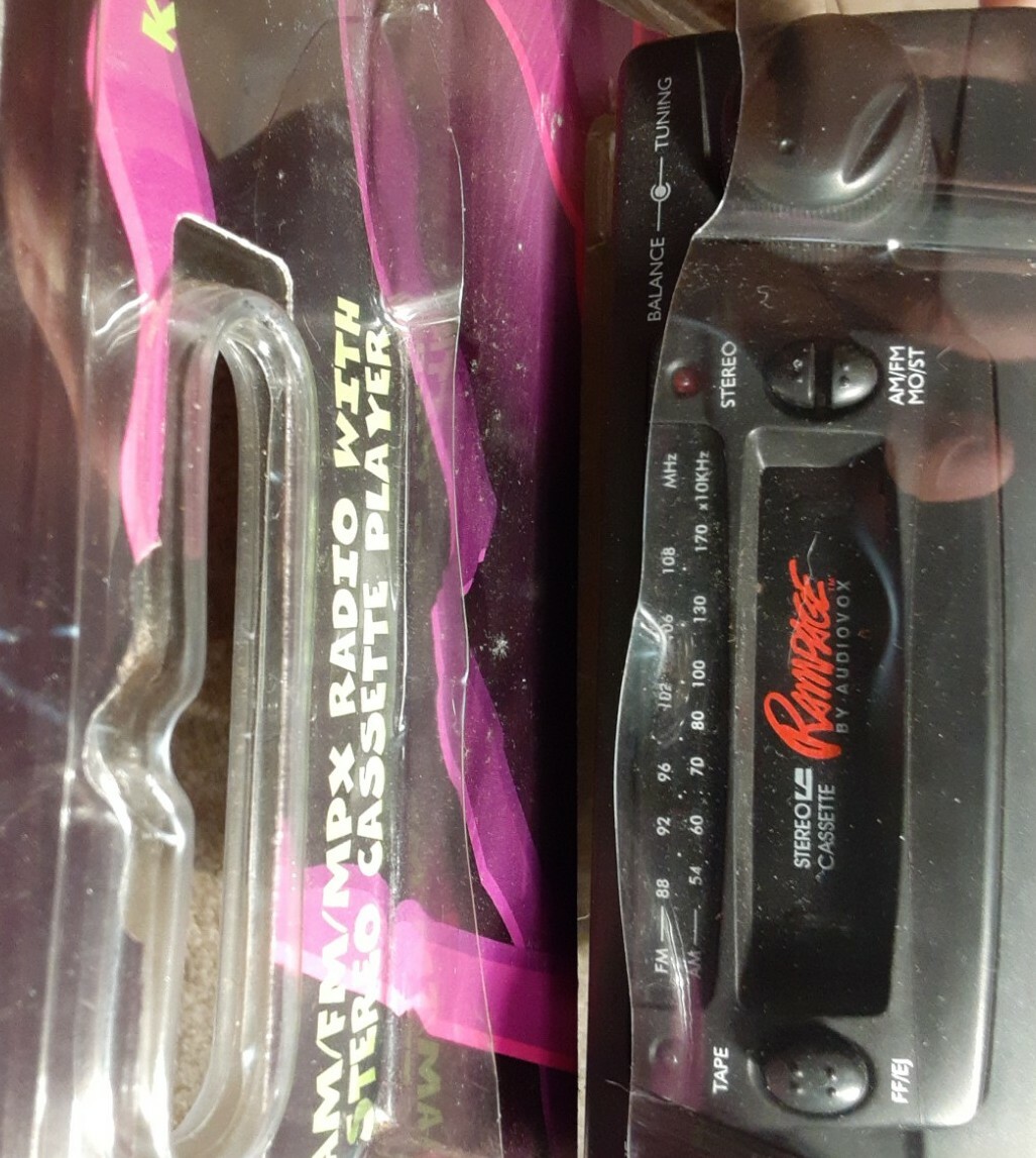 Car Cassette  deck Audiovox 1998 Car Cassette Player used read description