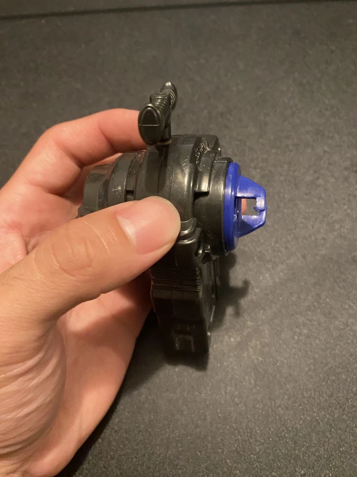 Beyblade L/R струнная пусковая установка подлинный Takara Tomy металлический бой - Изображение 4 из 4