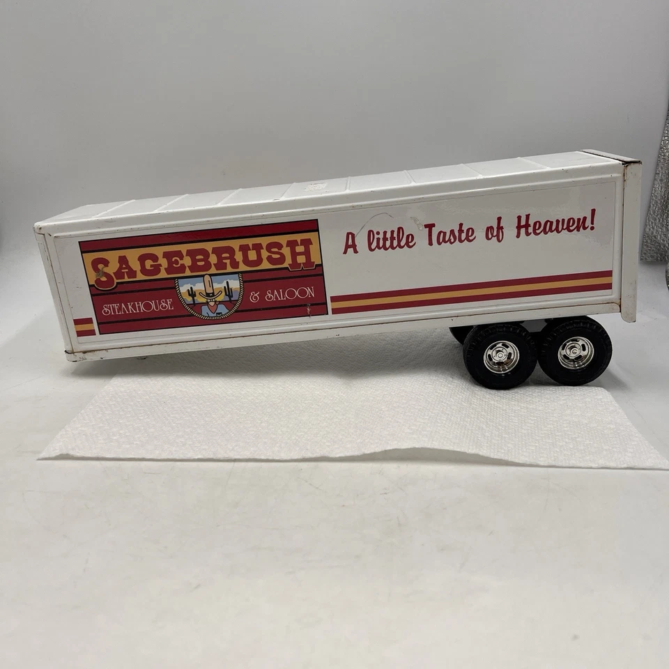 Semirremolque de juguete Peterbilt vintage ERTL Sagebrush Steakhouse & Saloon solo RARO Foto 2 de 4
