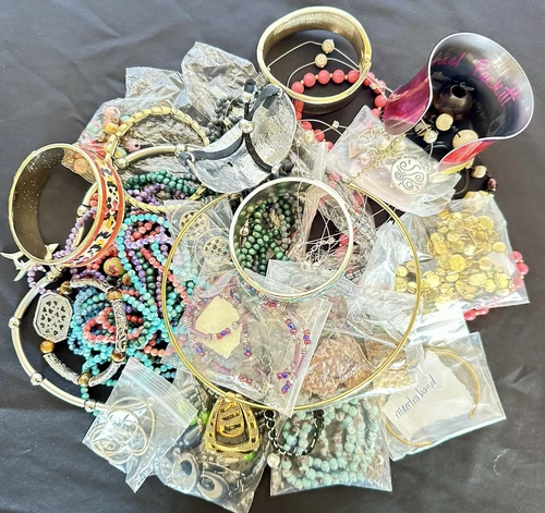 Reseller Estate Costume Jewelry Lot 163 – Vintage & Modern 2 Pounds