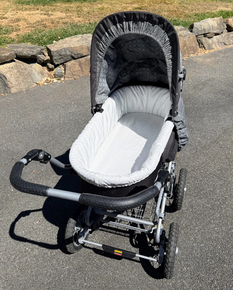 Bertini Bidwell Stroller, steerable, convertible pram with bassinet - Exc. cond. - Image 3 of 4