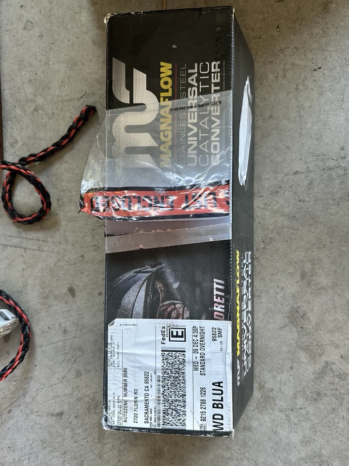 Convertidor catalítico MagnaFlow 332303 - usado - retirado de un BMW M3 1995 (OBD1) Foto 3 de 4