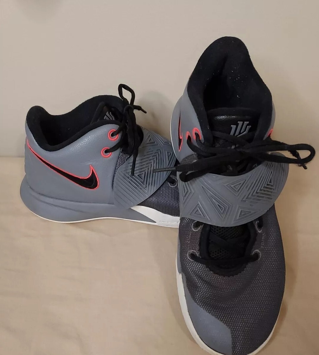 kyrie flytrap 3 grey