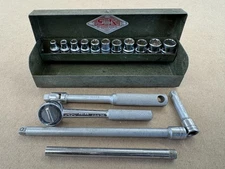 VINTAGE S-K TOOLS 17 PIECE 1/4 DRIVE SAE SOCKET SET