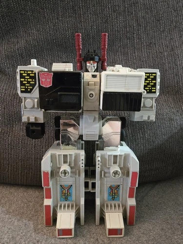 Transformers Metroplex RT Vintage 1985 G1 Hasbro Action Figure Incomplete