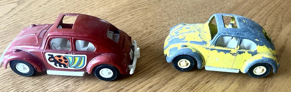 两个老式Tootsie玩具压铸大众甲虫大众虫红色和黄色 — 第 4/4 张图片