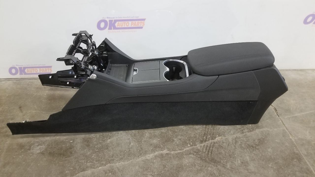 23 2023 MASERATI GRECALE CENTER FLOOR CONSOLE ASSEMBLY BLACK 