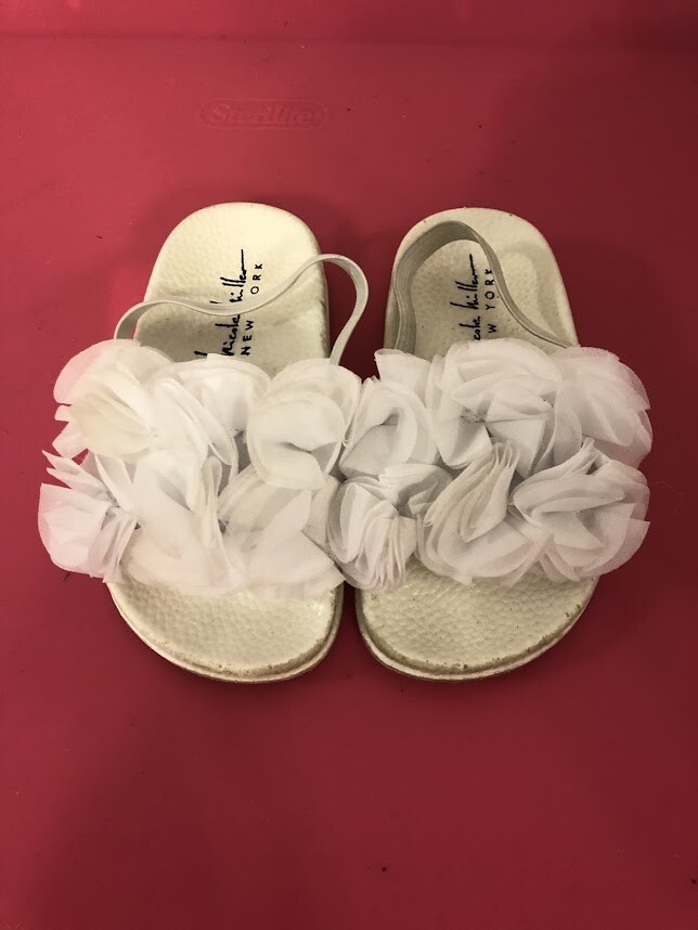 Lotto di 2 Scarpe da bambina: sandali Nicole Miller taglia 6 22 e scarpe basse taglia 150