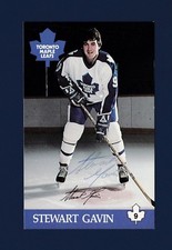Stewart Gavin signed Toronto Maple Leafs team issued hockey postcard
