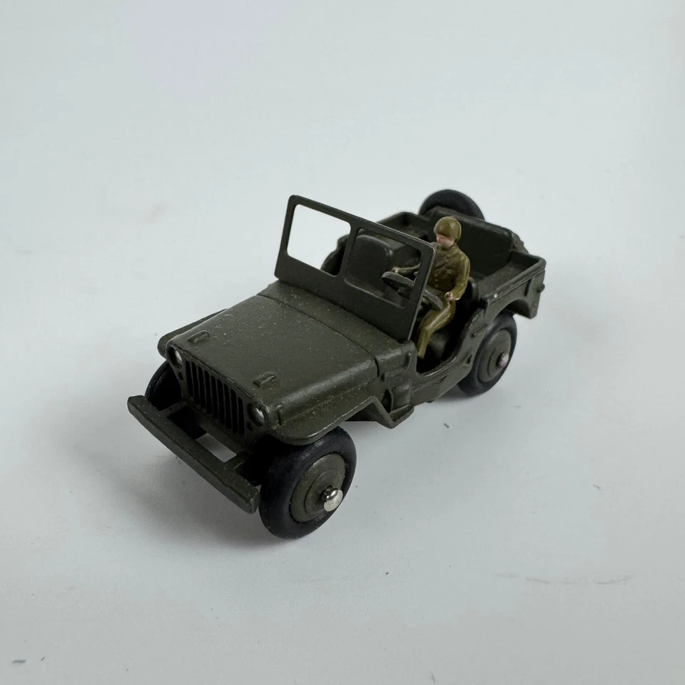 Jeep French Dinky 80BP Hotchkiss-Willys con conductor excelente en caja Foto 2 de 4