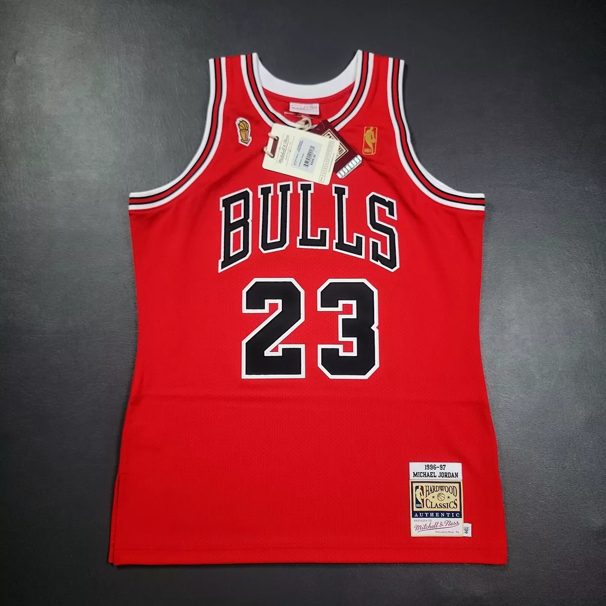 100% Authentic Michael Jordan Mitchell & Ness 96 97 Bulls Jersey Size 44 L  Mens 