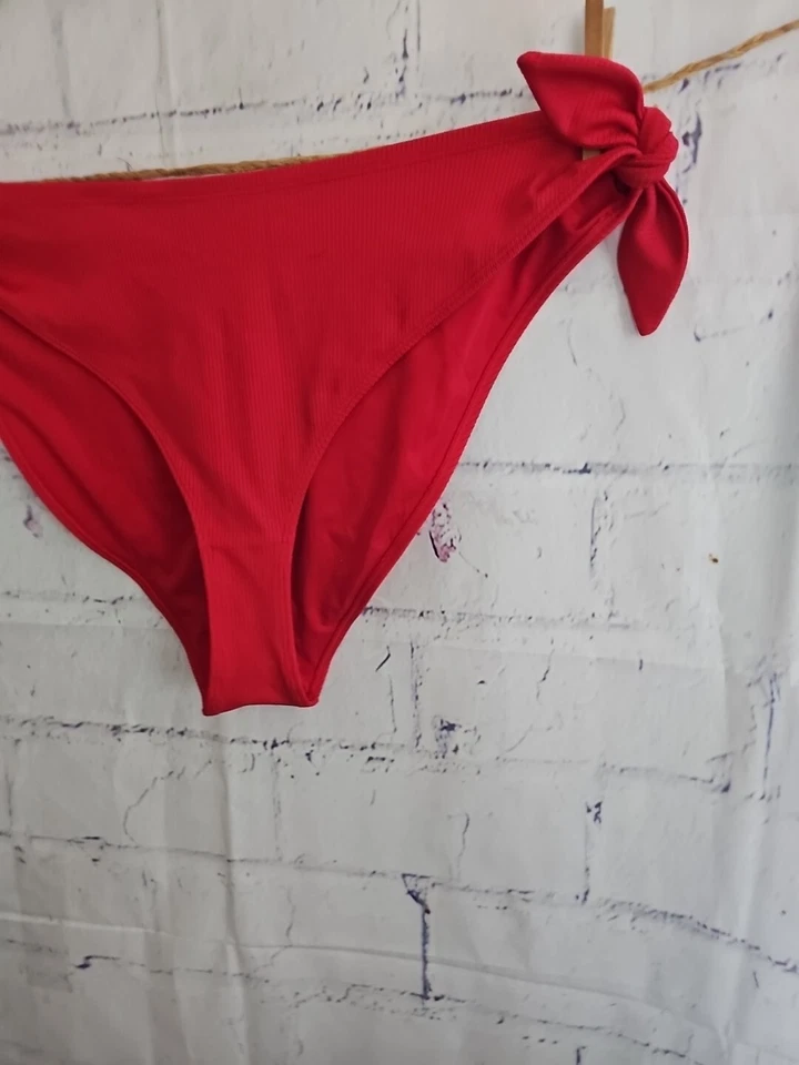 Forever 21 Plus 尺寸 3X 红色罗纹针织泳装比基尼底部人造领带侧边 — 第 4/4 张图片